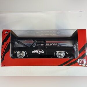 M2 Machines WORLD OF OUTLAWS 1976 GMC SIERRA GRANDE 15 1:24